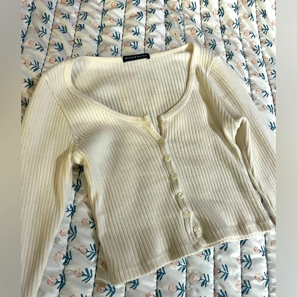 Brandy Melville cropped ribbed cardigan